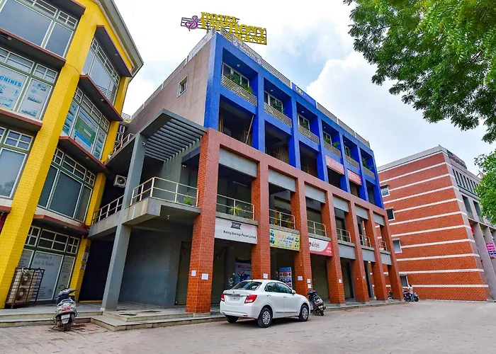 Fabhotel Symphony Grand - Inside Barcelona Complex